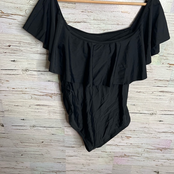 Pink blush maternity swim black size large ruffle - Picture 9 of 10